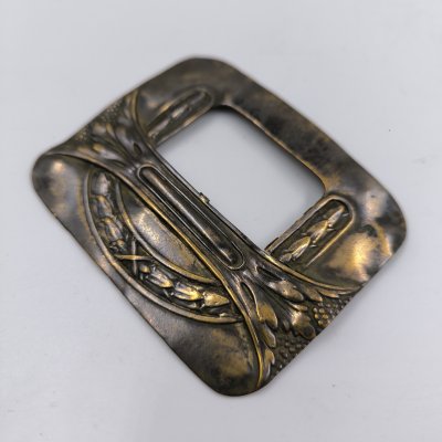 купить Пряжка женская поясная прямоугольной формы в стиле модерн с декором в виде венка, металл, штамповка, Российская империя, 1890-1915 гг.