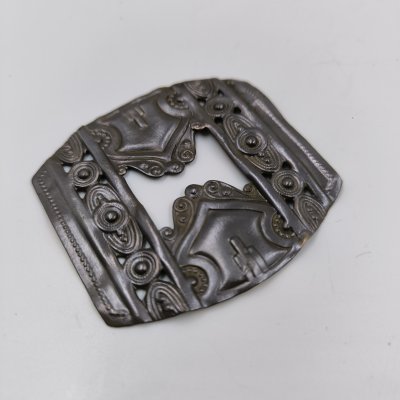 купить Пряжка женская поясная прямоугольной формы с орнаментальным декором, металл, штамповка, Российская империя, 1890-1915 гг.