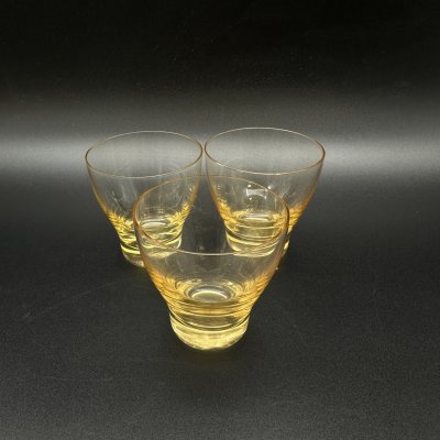 купить Набор из 3-х рюмок желтого оттенка, цветное стекло, СССР, 1970-1990 гг.