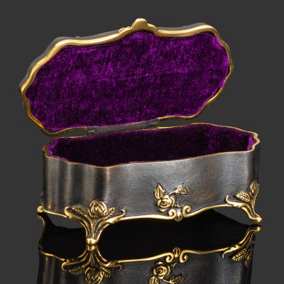 купить Шкатулка "Гирлянда цветов", бронза, патина, Российская Федерация, 2025 г.