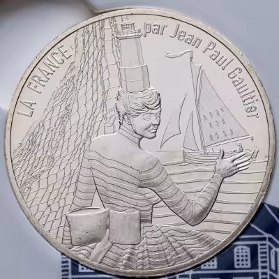 купить Франция 10 евро 2017 "Франция Жана-Поля Готье - Париж, Бретань /рыболовная сеть/" в буклете