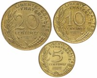 Купить Франция набор из 3х монет 1962-2001, случайная дата