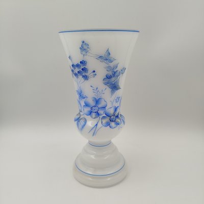 купить Ваза с цветочным декором, молочное стекло, роспись, СССР, 1930-1950 гг.