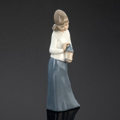 купить Статуэтка "Девочка с фонариком", фарфор, роспись, Casades, Испания, 1970-1990 гг.