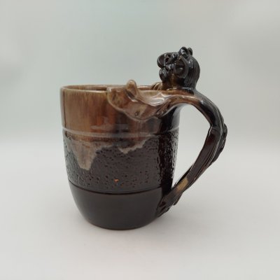 купить Кружка пивная с ручкой в виде чертика (Мефистофеля), керамика, поливы, СССР, 1960-1970 гг.