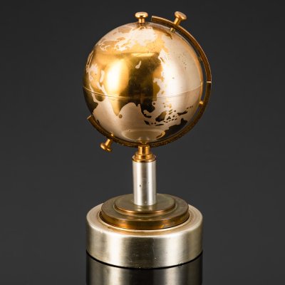 купить Сигаретница настольная, музыкальная "Глобус" на 18 сигарет, металл, золочение, Западная Европа, 1970-1990 гг.