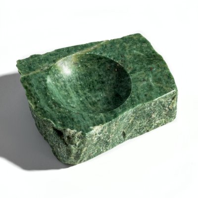 купить Пепельница из цельного куска камня, нефрит, шлифовка, СССР, 1960-1990 гг.