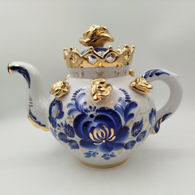 купить Чайник доливной "Корона" с цветочным декором, фарфор, роспись, золочение, Объединение «Гжель», СССР, 1986-1991 гг.