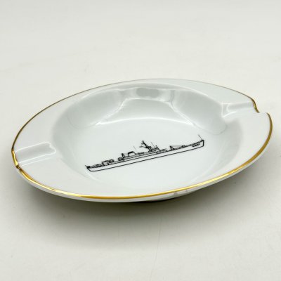 купить Пепельница декорированная изображением эсминца, La Porcelaine de Baudue, фарфор, золочение, деколь, Бельгия, 1970-2000 гг.