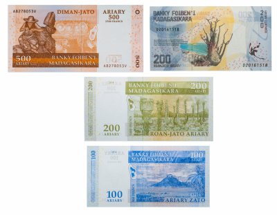 купить Мадагаскар набор из 4 банкнот 100, 200, 500(2004) и 200(2017) ариари
