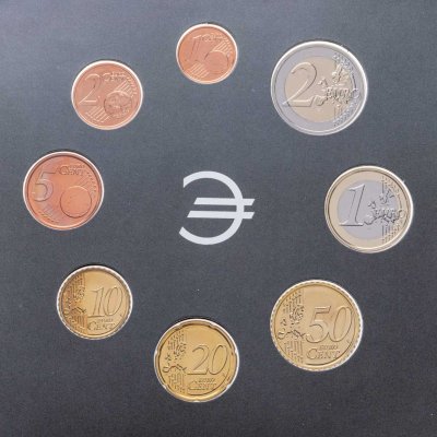 купить Португалия, годовой набор из 8 монет евро 2016 г. в сувенирном буклете