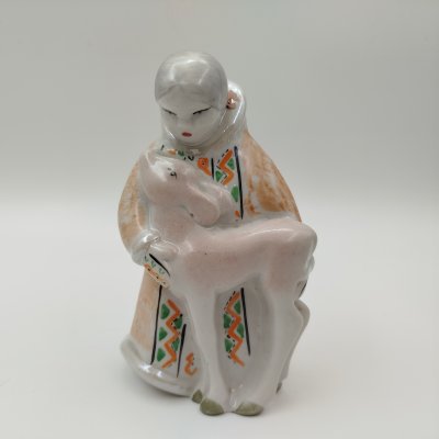 купить Статуэтка "Северянка" ("Якутка с олененком"), автор А. А. Анисимова, фарфор, роспись, Сысертский фарфоровый завод, СССР, 1960-1977 гг.