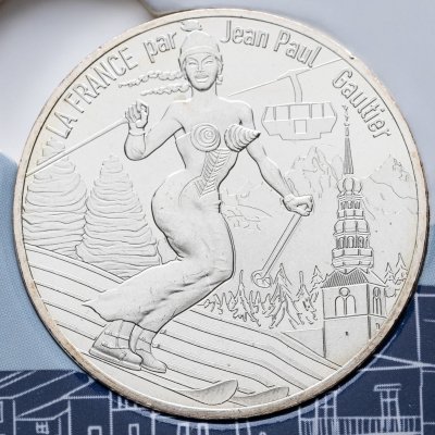 купить Франция 10 евро 2017 "Франция Жана-Поля Готье - Париж, Альпы" в буклете