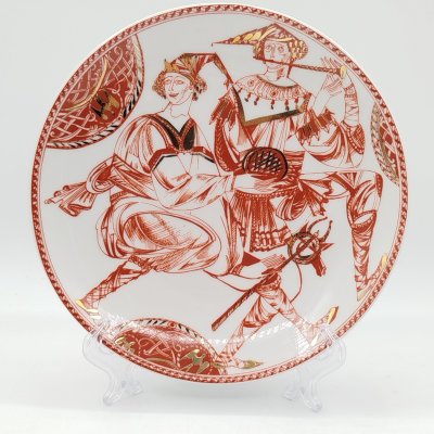 купить Тарелка настенная "Скоморохи", автор рисунка И.С. Олевская, фарфор, деколь, золочение, Ленинградский фарфоровый завод (ЛФЗ), Россия, 1990-2000 гг.