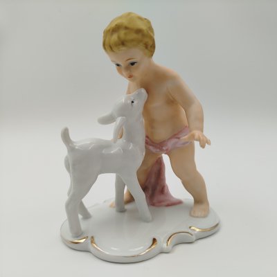 купить Статуэтка "Путти с козленком", фарфор, роспись, золочение, Европа, 1970-1990 гг.