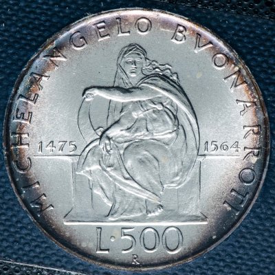 купить Италия 500 лир 1975 "500 лет со дня рождения Микеланджело Буонарроти" в буклете