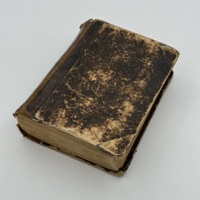 купить Книга "Nouveau dictionnaire de poche francais-allemand et allemand- francais" ("Новый карманный словарь французско-немецкий и немецко-французский"), Otto Holtze, бумага, печать, картон, кожа, Германия, 1886 г.