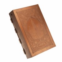купить Коробка от новогоднего подарка в виде книги с рельефным изображением Кремля и сюжета из "Сказки о Царе Салтане" , пластмасса, Россия, 1997 г.