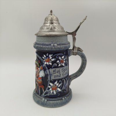 купить Кружка пивная, украшенная сценой застолья, керамика, глазурь, рельеф, крышка-олово, Marzi & Remy, Германия, 1960-1980 гг.