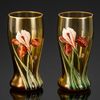 купить Набор из двух бокалов украшенных изображением ирисов, стекло, эмалевая роспись, Франция, 1900-1920 гг.