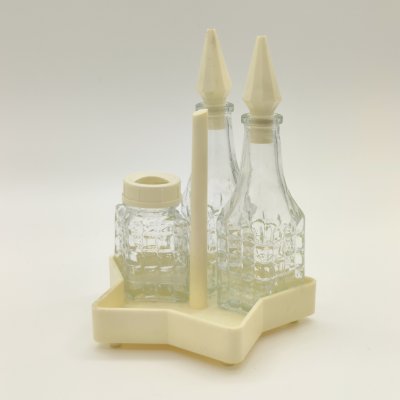 купить Набор для специй на подставке из 3-х предметов (солонка и две бутылочки для масла и уксуса), стекло, пластмасса, СССР, 1970-1990 гг.