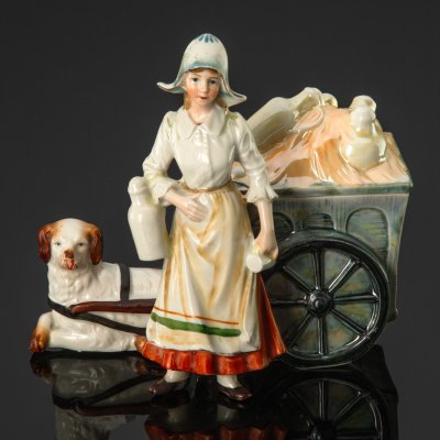 купить Чайница (статуэтка) "Продажа молока с собачьей упряжки", фарфор, роспись, Западная Европа, 1950-1980 гг.