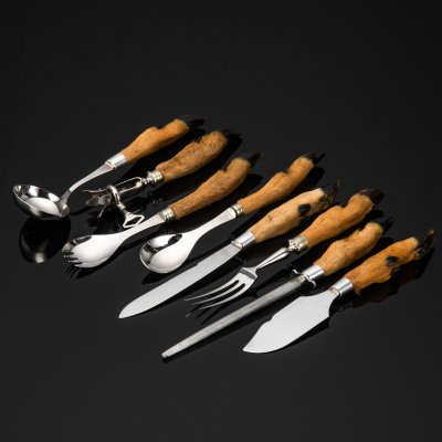 купить Набор столовых приборов для сервировки "Охота" (8 шт.), Inox, металл, (рукояти из кистевой части ног косуль), Италия, 1990-2000 гг.