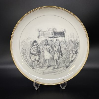 купить Тарелка настенная, украшенная работой Вильгельма Педерсена (Vilhem Pedersen), по мотивам сказки Г.Х.Андерсена "Новое платье короля", фарфор, деколь, золочение, Bing & Grondahl, Дания, 1983-2004 гг.
