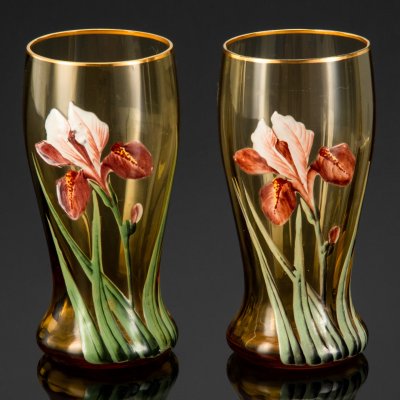 купить Набор из двух бокалов украшенных изображением ирисов, стекло, эмалевая роспись, Франция, 1900-1920 гг.