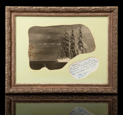 купить Фотография парусника "Барк" с дарственной надписью, в застеклённой раме, бумага, картон, дерево, СССР, 1955 г.