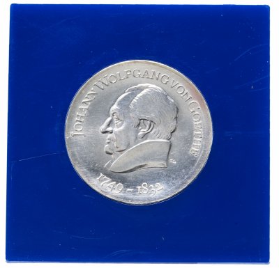 купить Германия (ГДР) 20 марок (mark) 1969 "220 лет со дня рождения Гёте" в футляре