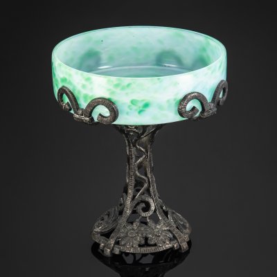 купить Фруктовница зеленого оттенка на металлическом основании, с цветочным декором, металл, стекло двухслойное, Западная Европа, 1950-1980 гг.