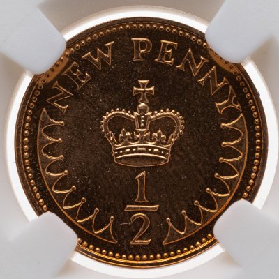 купить Великобритания 1/2 нового пенни (new penny) 1977 в слабе DNC PF68