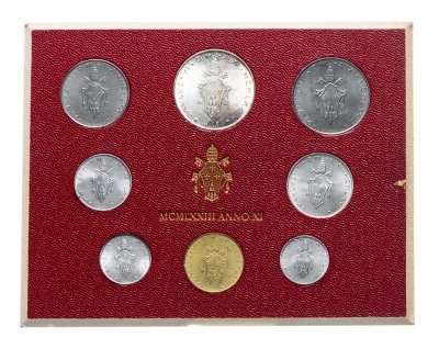 купить Ватикан полный годовой набор монет 1973-1975 (8 штук) лиры (L.500 - серебро) в буклете