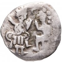 купить Денга Независимого Новгород (1420-1478) Сцена оммажа, князь с мечом сидит, дифферент, напоминающий "П" над фигурами.