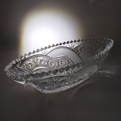 купить Конфетница в форме ладьи с резным рельефным декором, хрусталь, алмазная грань, Дятьковский хрустальный завод, СССР, 1970-1980 гг.