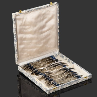 купить Набор из 12-ти вилок и ножей для рыбы в коробке, металл, серебрение, картон, Западная Европа, 1950-1980 гг.