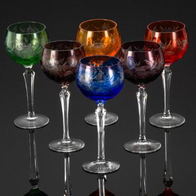 купить Набор из 6-ти бокалов разного оттенка, украшенных цветочным декором, стекло, нацвет, резьба, Западная Европа, 1950-1970 гг.