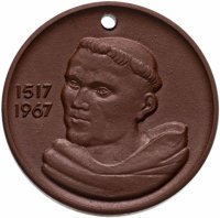 Купить Медаль из мейсенского фарфора, Германия "450 лет с выступления Мартина Лютера"