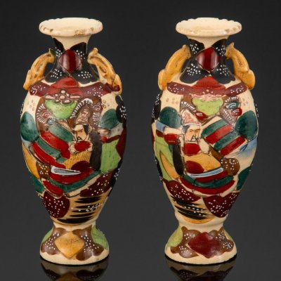 купить Набор парных ваз с ручками и изображением самураев на абстрактном фоне, фаянс, роспись, Япония, 1940-1960 гг.