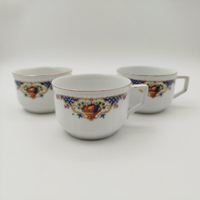 купить Набор чайных чашек с цветочным декором на канте (3 шт), фарфор, деколь, золочение, Epiag D. F., Чехословакия, 1920-1950 гг.