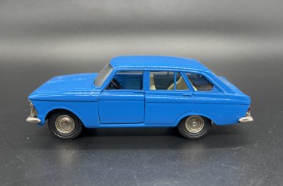 купить Модель автомобиля "ИЖ-1500 Комби", металл, пластик, бумага, СССР, 1980-1990 гг.