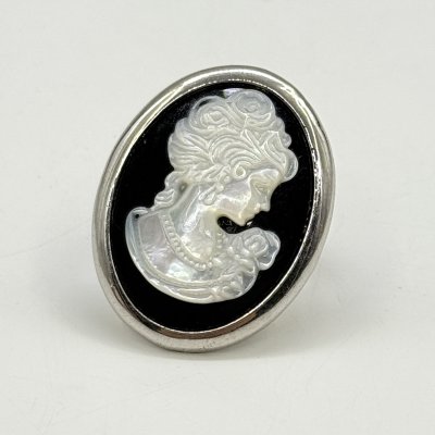 купить Кольцо с камеей (женский профиль), металл, перламутр, Россия, 2000-2010 гг.