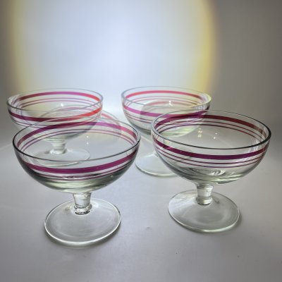купить Набор из 4 креманок с декором в виде малиновых полос, стекло, роспись, СССР, 1970-1990 гг.