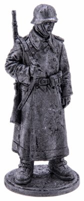 купить Оловянный солдатик, Рядовой пехоты Вермахта (Германия) в караульных ботах, Россия, 2021