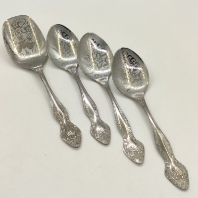 купить Набор из столовых приборов (салатная ложка, 3 столовых ложки), украшенных растительным декором, нержавеющая сталь, Павловский завод художественных металлоизделий им. С.М. Кирова, СССР, 1970-1990 гг.