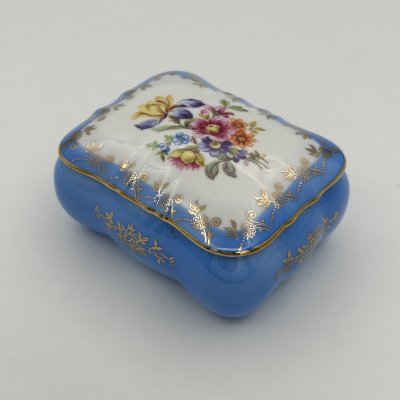 купить Небольшая шкатулка прямоугольной формы, с мейсенским букетом на крышке, фарфор, крытье, деколь, золочение, Martinroda Friedrich Eger & Co. (PM), Германия, 1950-1970 гг.