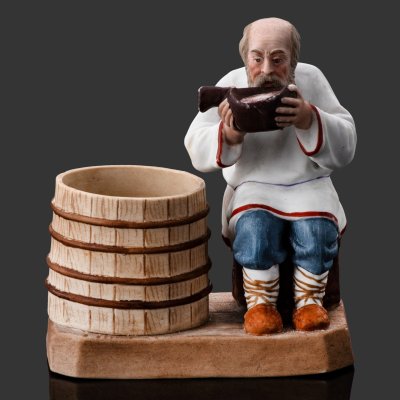 купить Статуэтка "Крестьянин пьющий воду из ковша", бисквит, роспись, Фарфоровая фабрика Гарднера, Российская империя, 1880-1890 гг.