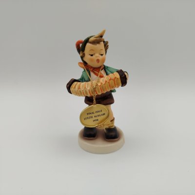 купить Статуэтка "Мальчик с аккордеоном" ("Accordion Boy"), автор М. Й. Хуммель, бисквит, роспись, Goebel, бисквит, роспись, Goebel, Германия, 1994 г.