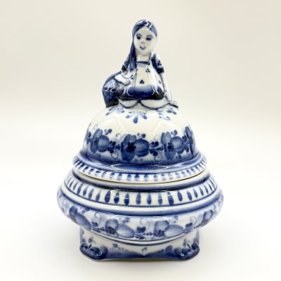 купить Шкатулка "Девочка с корзинкой", автор Колпакова, фарфор, роспись, Россия, 1991-2010 гг.